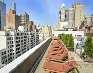 East 46th Street - Photo Thumbnail 4