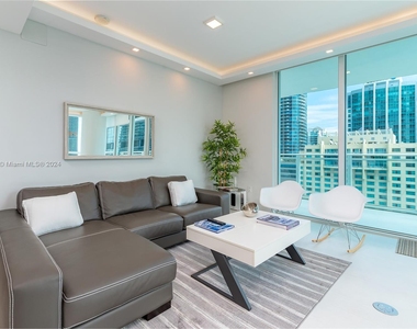 1080 Brickell Ave - Photo Thumbnail 2