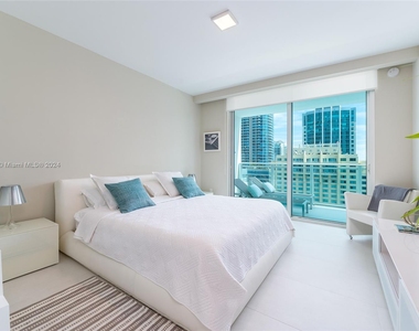 1080 Brickell Ave - Photo Thumbnail 13