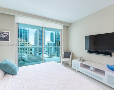 1080 Brickell Ave - Photo Thumbnail 12