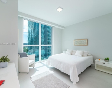 1080 Brickell Ave - Photo Thumbnail 16