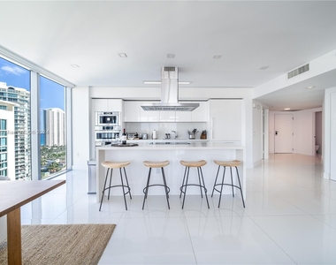 300 Sunny Isles Blvd - Photo Thumbnail 6