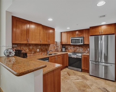 1745 E Hallandale Beach Blvd - Photo Thumbnail 5