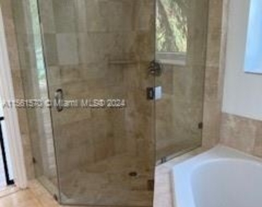 1745 E Hallandale Beach Blvd - Photo Thumbnail 30