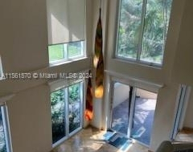 1745 E Hallandale Beach Blvd - Photo Thumbnail 2