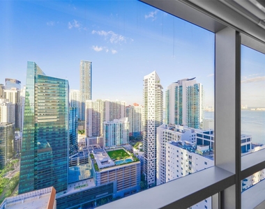 1435 Brickell Ave - Photo Thumbnail 7