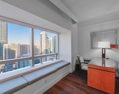 1435 Brickell Ave - Photo Thumbnail 9