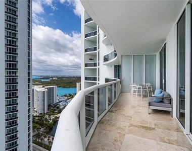 16001 Collins Ave - Photo Thumbnail 24