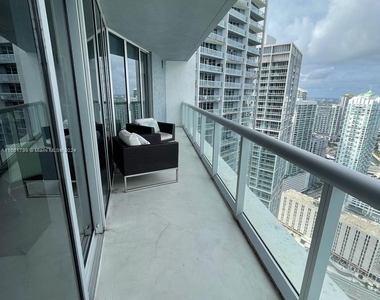 465 Brickell Ave - Photo Thumbnail 16