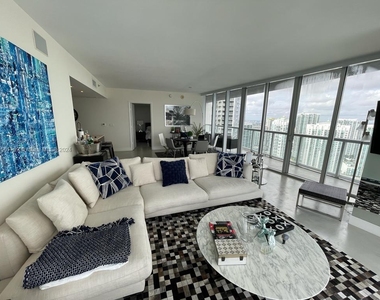 465 Brickell Ave - Photo Thumbnail 19