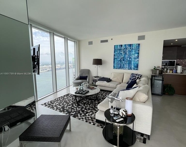 465 Brickell Ave - Photo Thumbnail 17