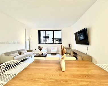 540 Brickell Key Dr - Photo Thumbnail 11