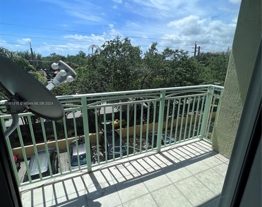 3500 Coral Way - Photo Thumbnail 13