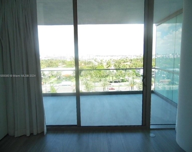 10201 Collins Ave - Photo Thumbnail 16