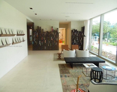 10201 Collins Ave - Photo Thumbnail 31