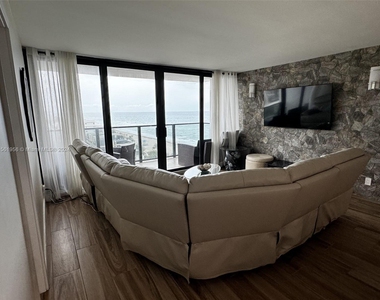 2301 S Ocean Dr - Photo Thumbnail 16