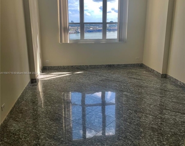 888 Brickell Key Dr - Photo Thumbnail 14