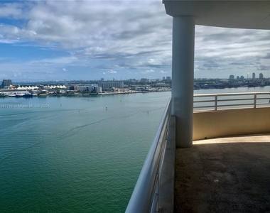 888 Brickell Key Dr - Photo Thumbnail 3