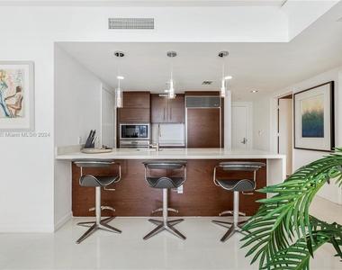 475 Brickell Ave - Photo Thumbnail 13