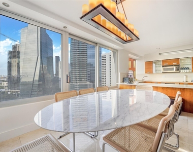 1541 Brickell Ave - Photo Thumbnail 4