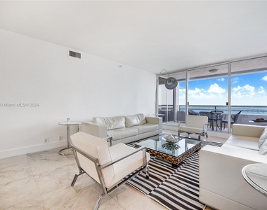 1541 Brickell Ave - Photo Thumbnail 2