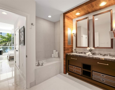 6799 Collins Ave - Photo Thumbnail 16