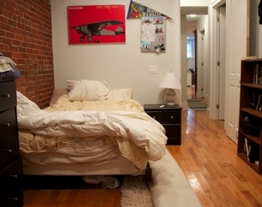 1100 Beacon St - Photo Thumbnail 3