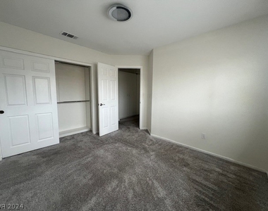 2104 Fountain View Drive - Photo Thumbnail 25