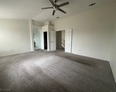 2104 Fountain View Drive - Photo Thumbnail 17