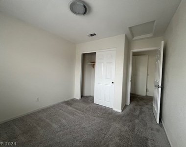 2104 Fountain View Drive - Photo Thumbnail 29