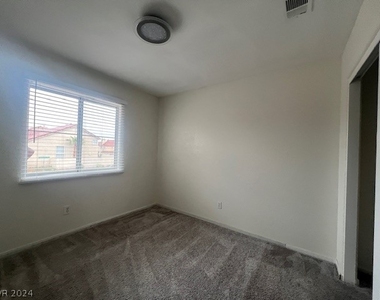 2104 Fountain View Drive - Photo Thumbnail 32