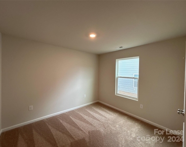 3325 Brighton Drive - Photo Thumbnail 9