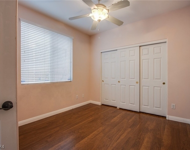 11245 Newbury Hills Avenue - Photo Thumbnail 11