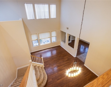 11245 Newbury Hills Avenue - Photo Thumbnail 14