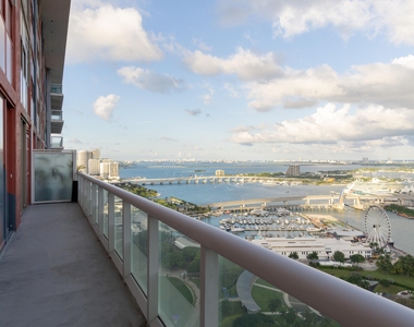 50 Biscayne Boulevard - Photo Thumbnail 8