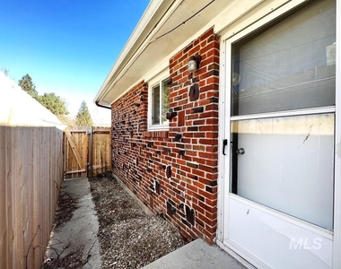 2705 W Agate Street - Photo Thumbnail 31