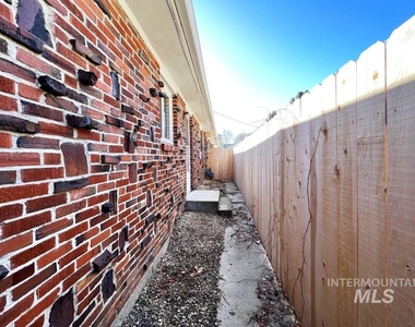 2705 W Agate Street - Photo Thumbnail 32