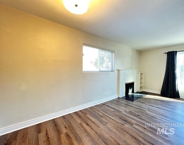 2705 W Agate Street - Photo Thumbnail 10