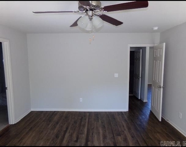 2424 Vivian Drive - Photo Thumbnail 6