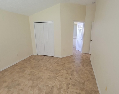 1440 Waldrun Street Se - Photo Thumbnail 9