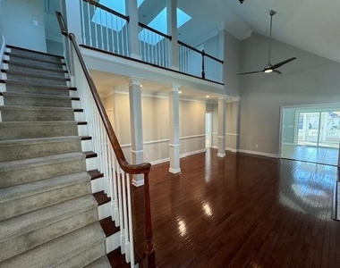 9135 White Eagle Court - Photo Thumbnail 5