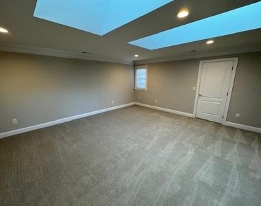 9135 White Eagle Court - Photo Thumbnail 25