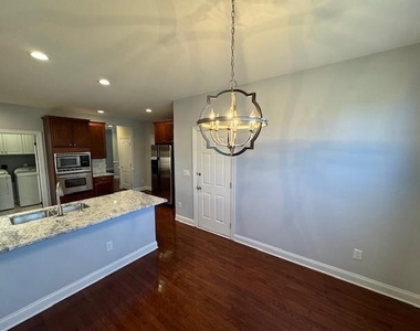 9135 White Eagle Court - Photo Thumbnail 15