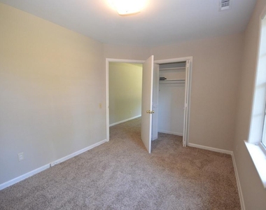 3041 Woods Place - Photo Thumbnail 11