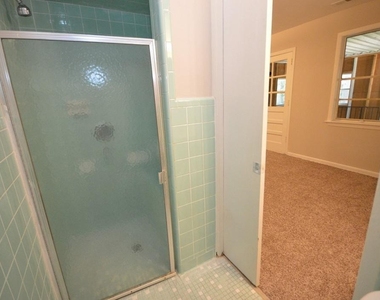 3041 Woods Place - Photo Thumbnail 16