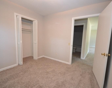 3041 Woods Place - Photo Thumbnail 12