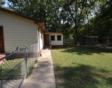 3041 Woods Place - Photo Thumbnail 19