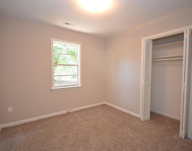 3041 Woods Place - Photo Thumbnail 9