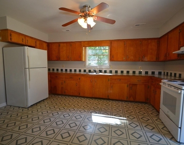 3041 Woods Place - Photo Thumbnail 5