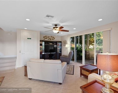 4080 W Palm Aire Dr, #2 - Photo Thumbnail 2